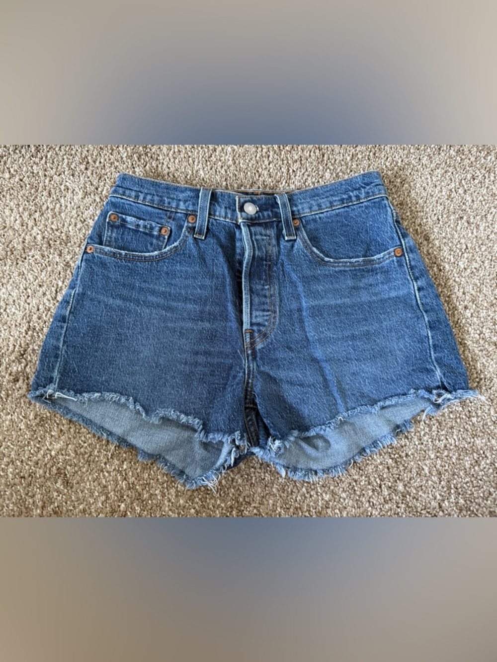 LEVI’S 501 High-Waist Raw Hem Denim Shorts - medium wash